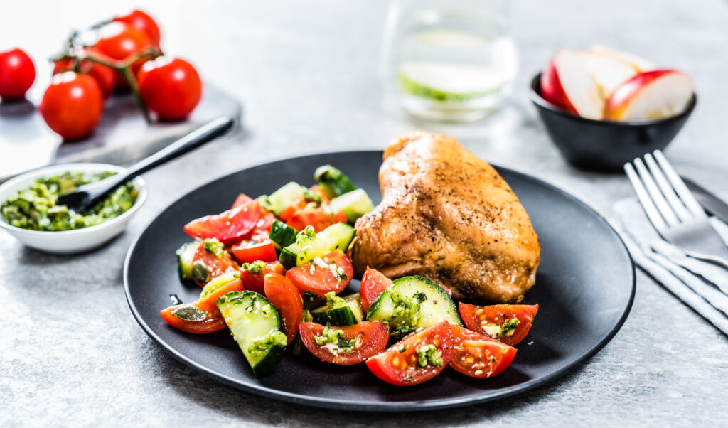 Ahjukana pestosalatiga