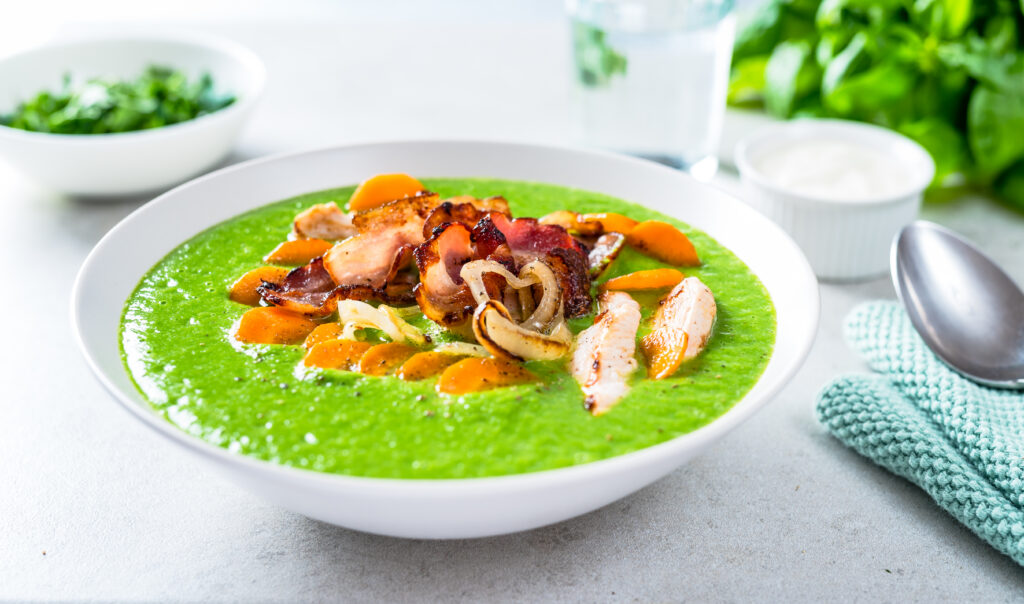 Herne-spinatisupp kana ja peekoniga