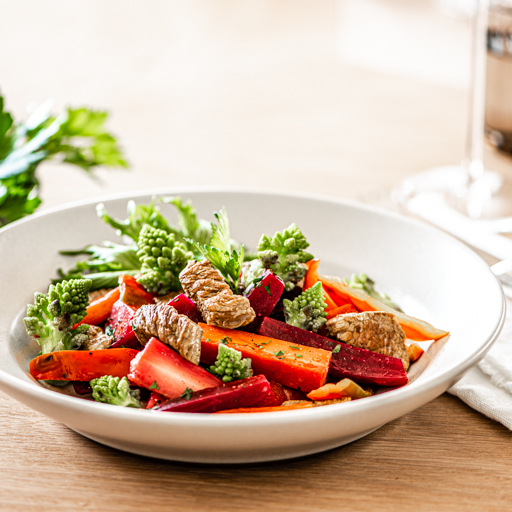 Grillitud köögiviljad lihaga