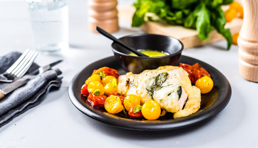 Ahjukana basiiliku kastme ja kirsstomatitega