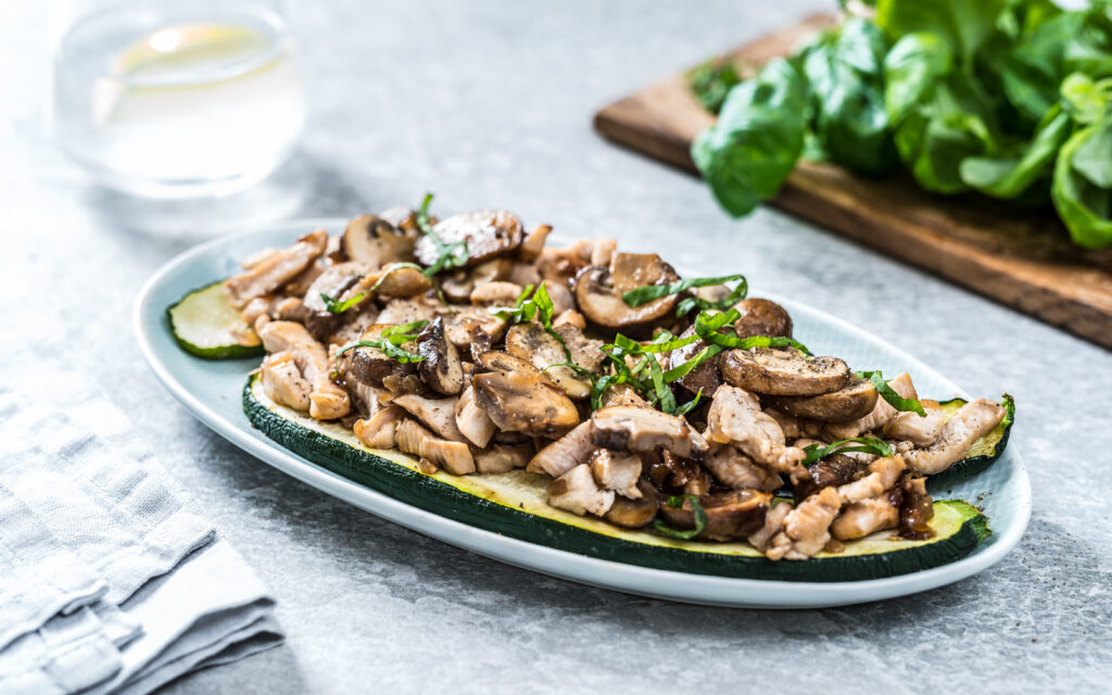 Kana-juustu täidisega suvikõrvits