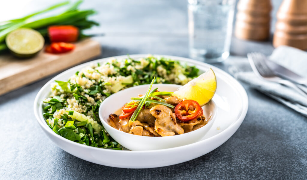 Kinoasalat ja laimikana koorekastmes