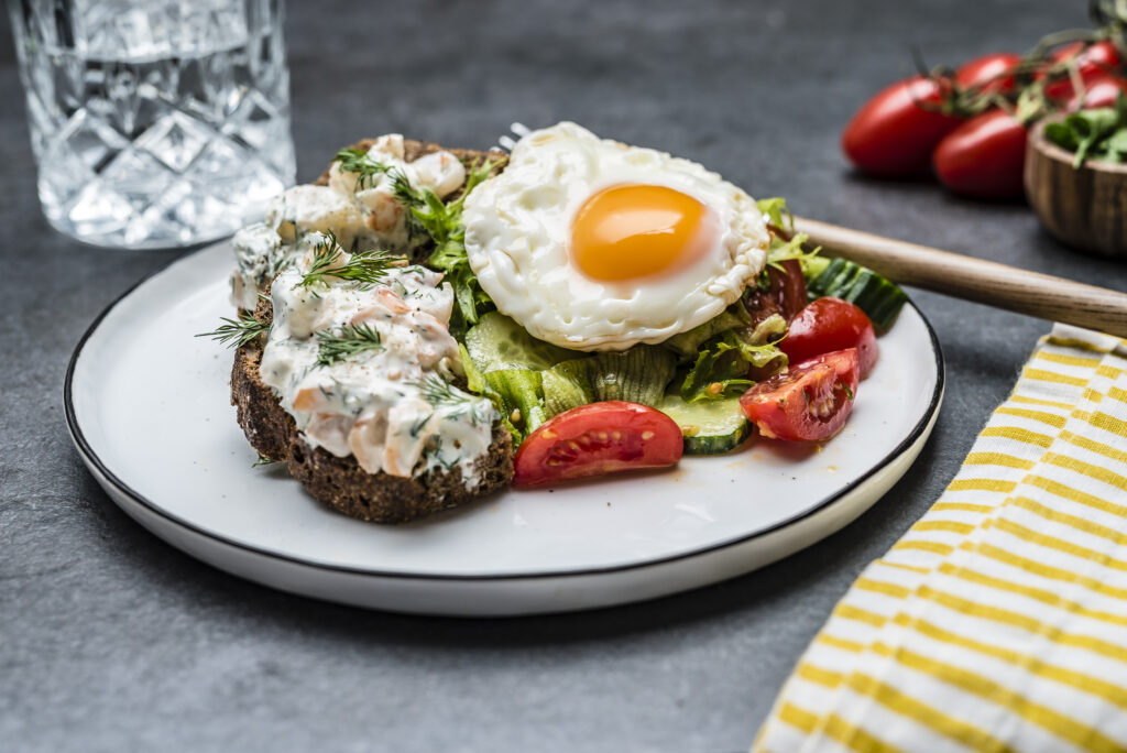 Krevetivõileib salatipadjal