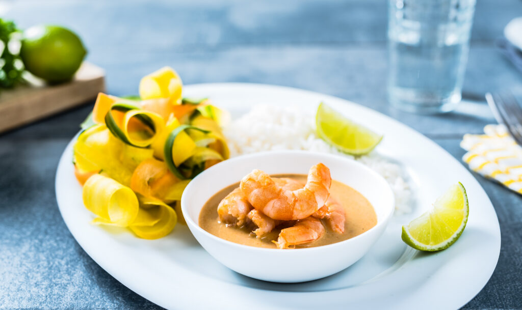 Laimine Tai roheline karri hiidkrevettide ja seesa