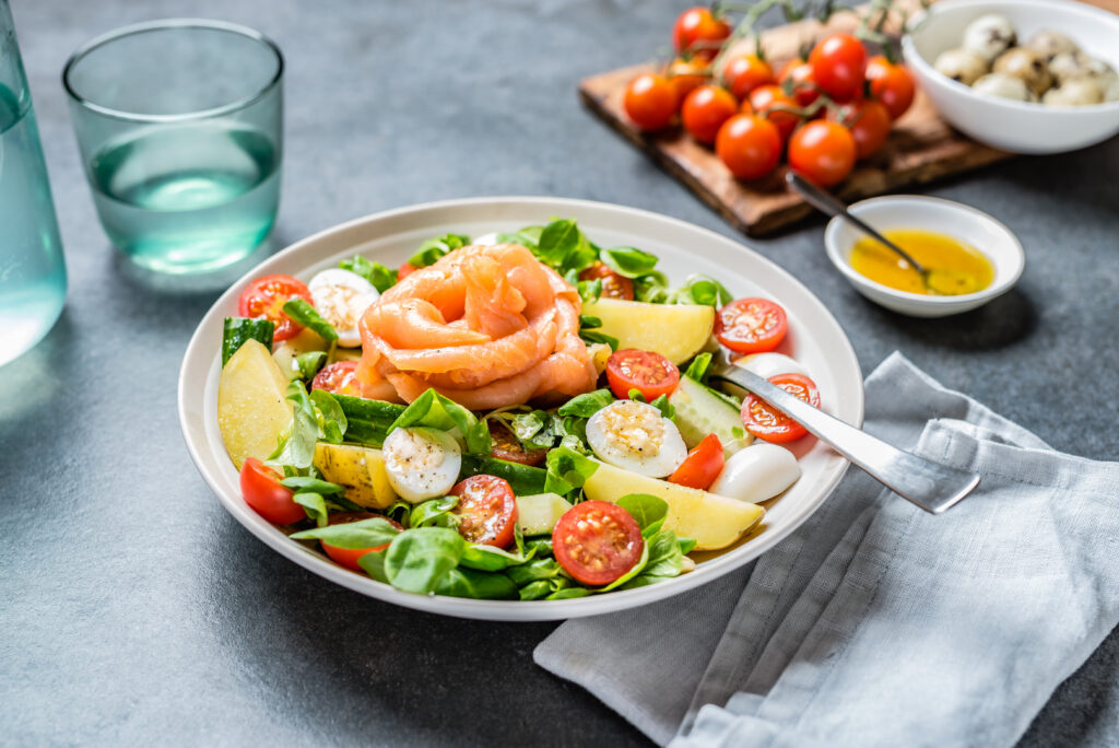 Lõhesalat oliiviõli kastmega