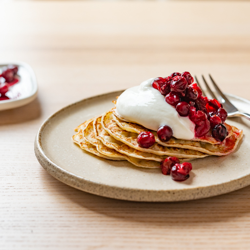 Pannkoogid kohupiima ja marjadega