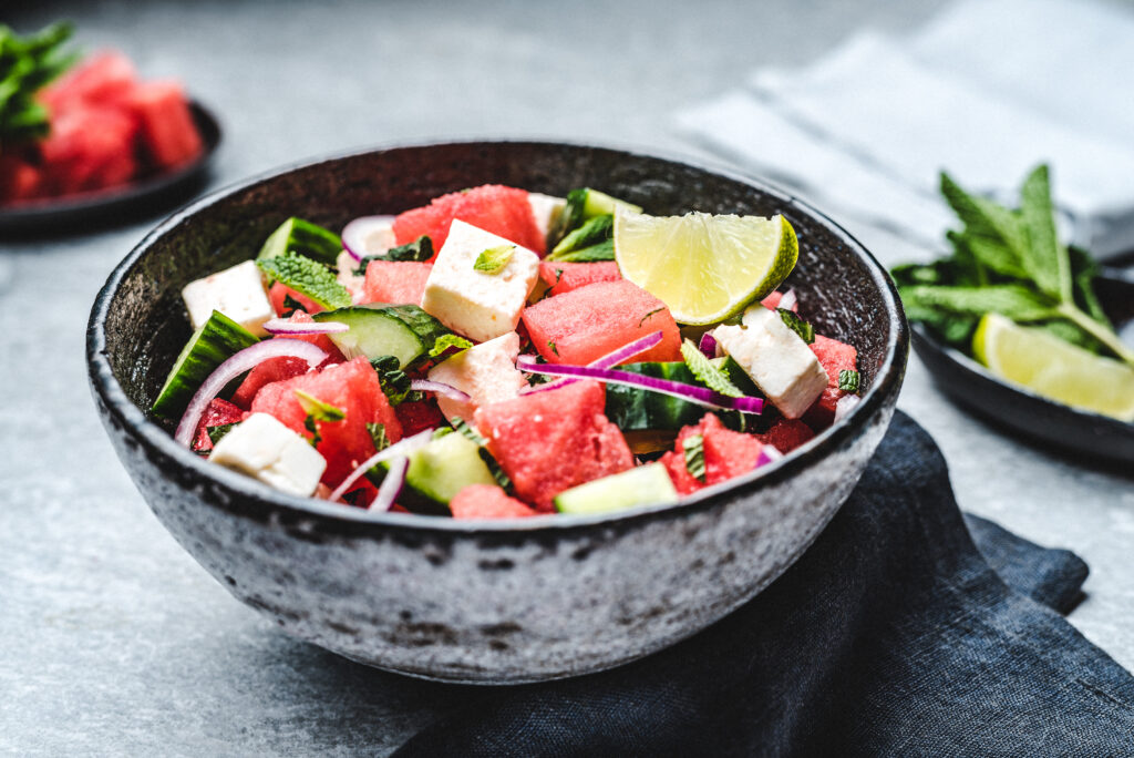 Värskendav kurgi-arbuusi salat