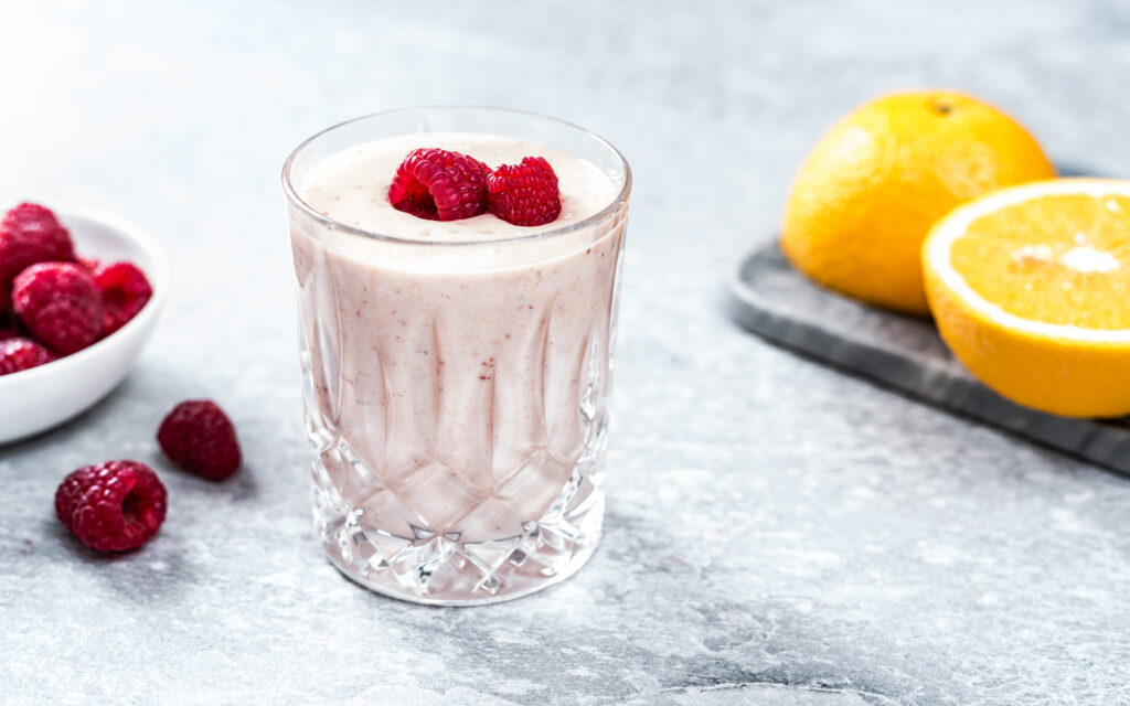 Banaani-apelsini marjasmuuti