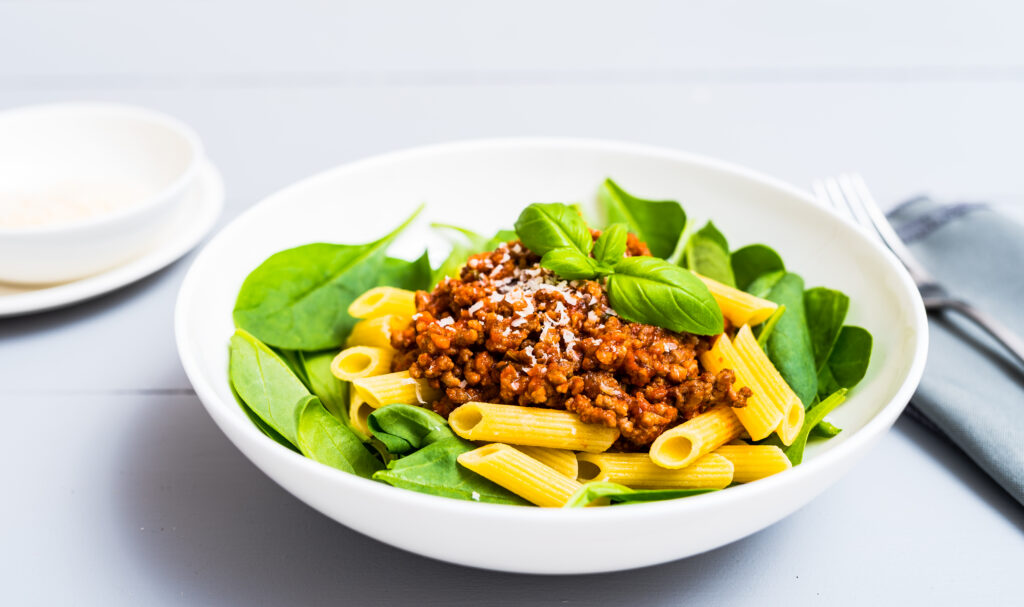 Hakklihapasta basiiliku kastmega