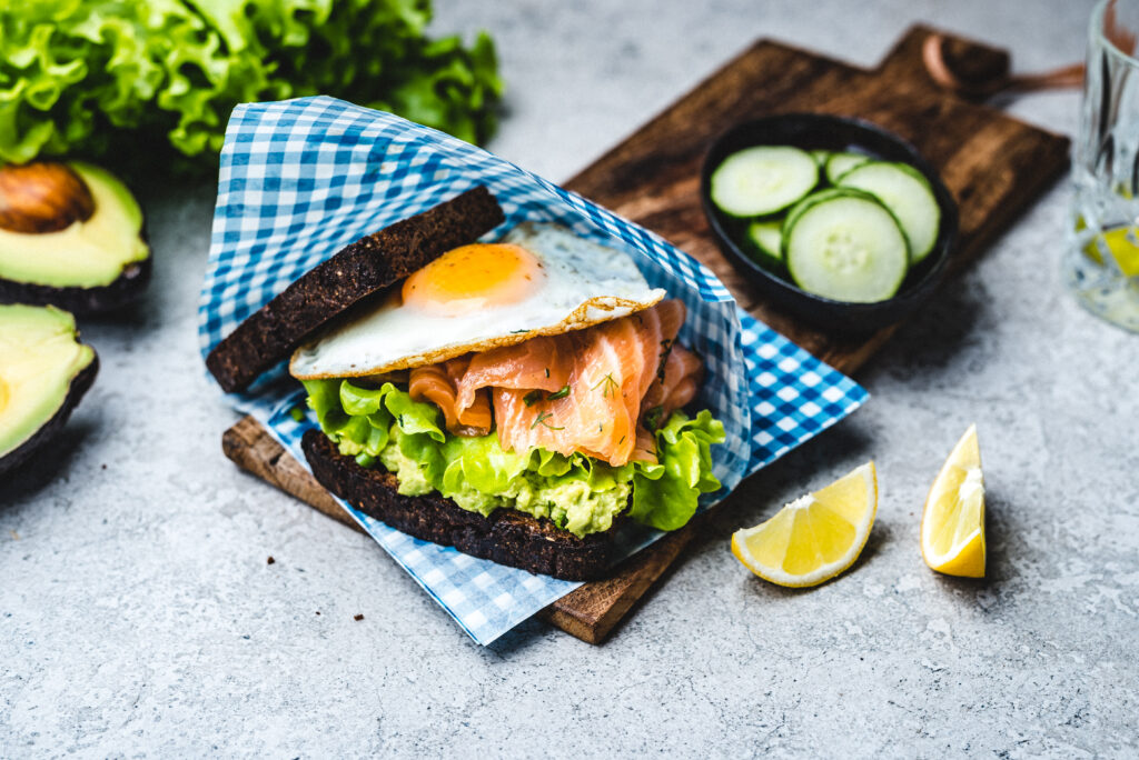 Hommikusöögi burger kalaga