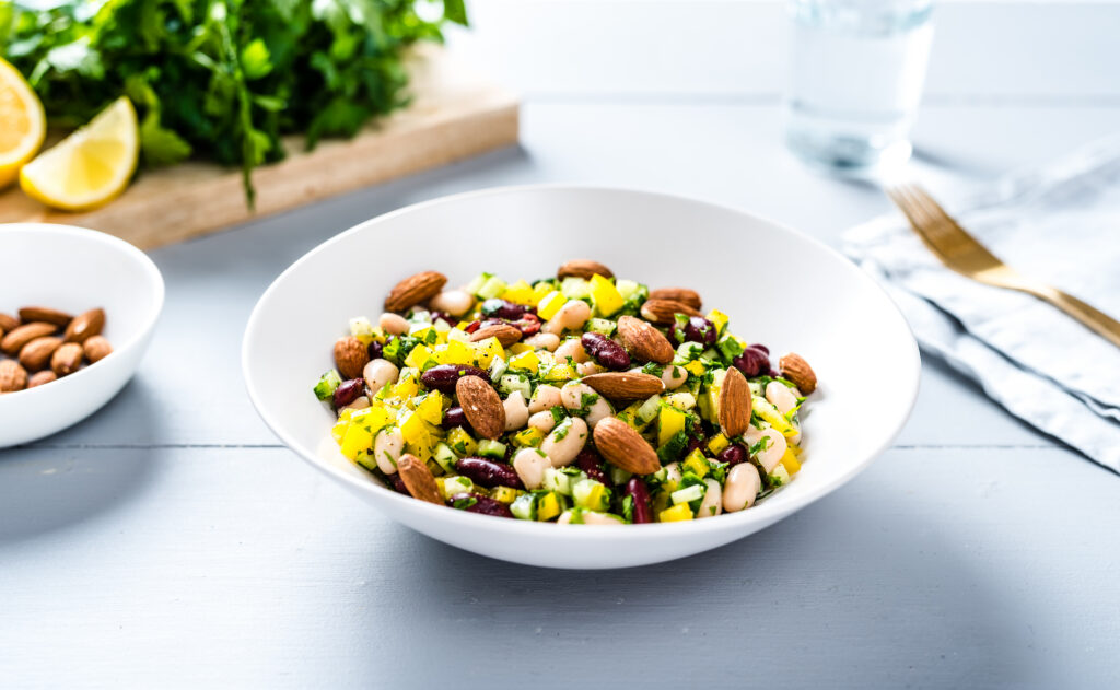 Kahe oa salat röstitud mandlitega