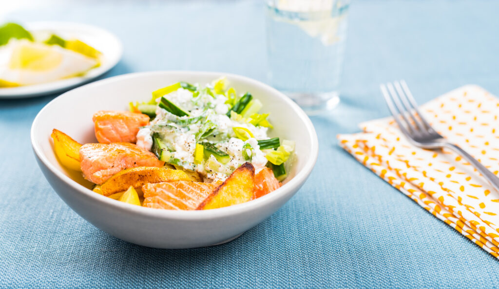 Kodujuustusalat praekartuli ja lõhega