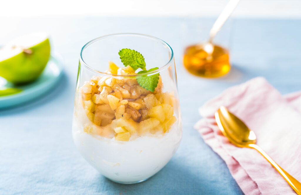 Kohupiim sooja õunakastmega