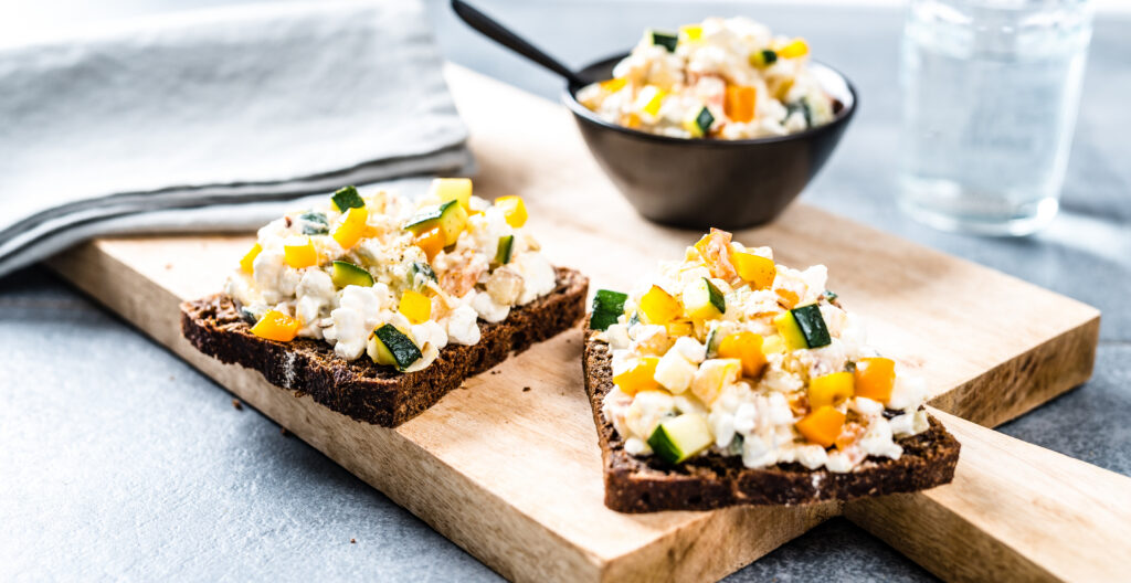 Köögiviljavõileib kodujuustuga