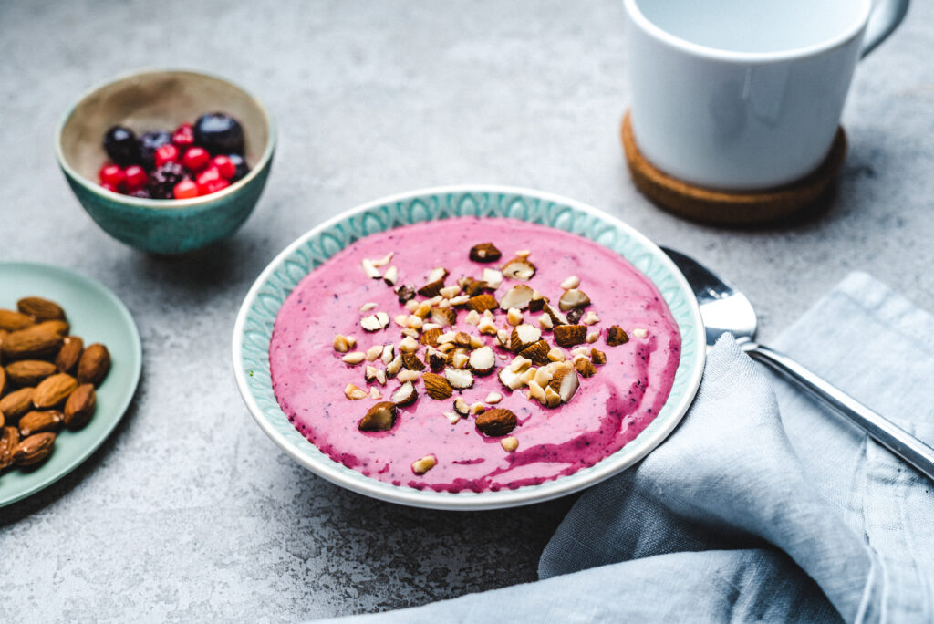 Külmutatud jogurt marjadega