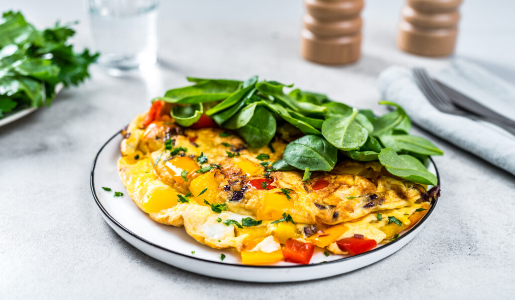 Omlett spinati ja paprikaga