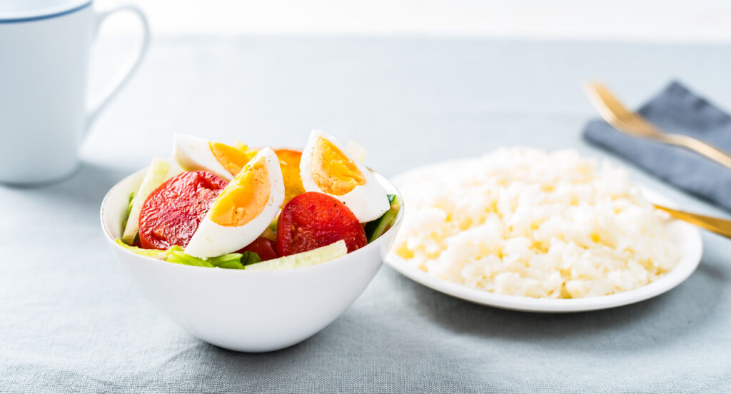 Riisihelbepuder ja munasalat