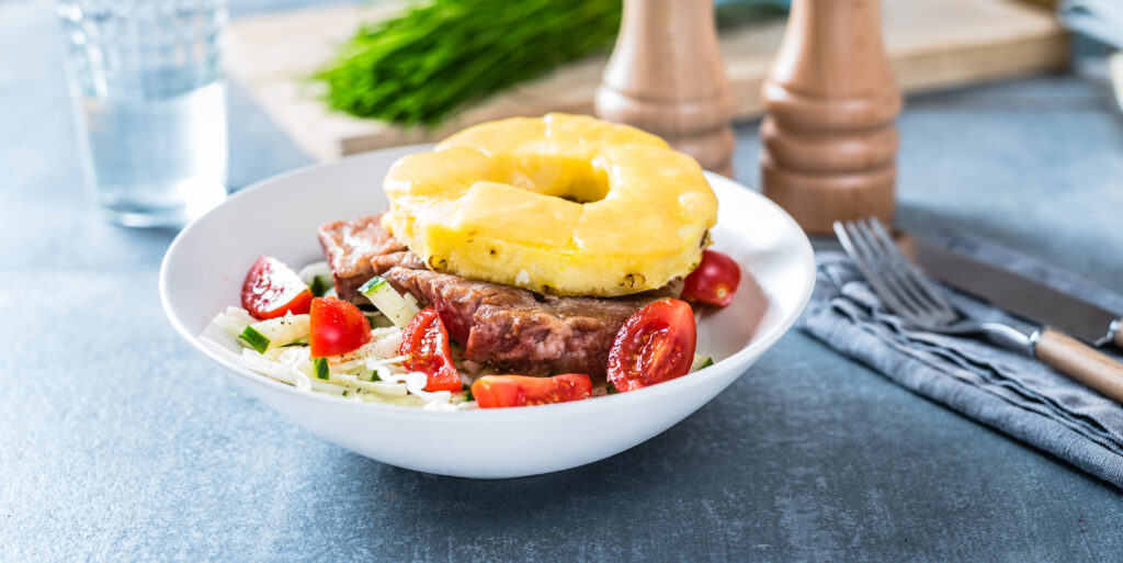 Sealiha juustu ja ananassiga