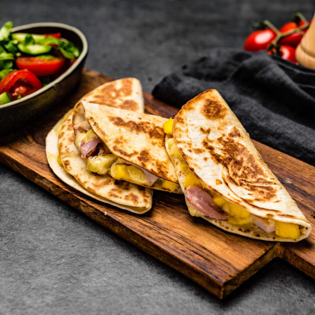 Suitsukana-mango quesadilla