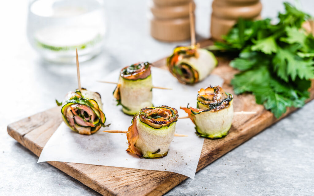 Suvikõrvitsa-peekonirull