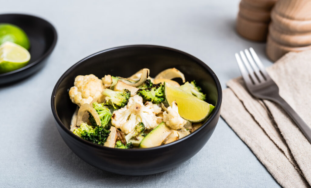 Tai roheline karri köögiviljadega