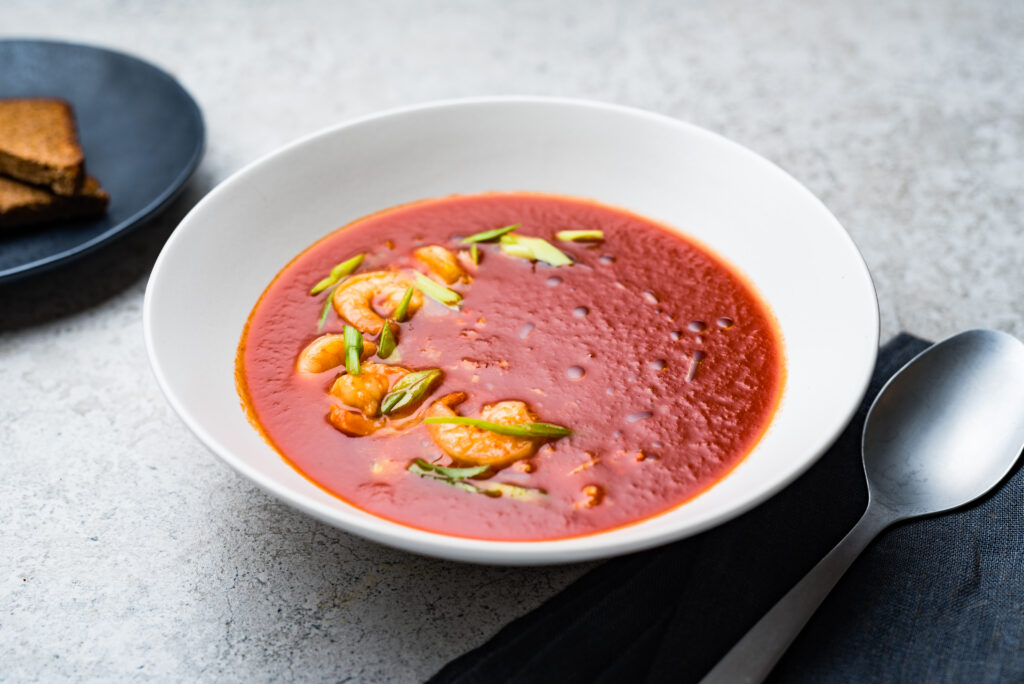 Tomatipüreesupp vürtsikate krevettidega
