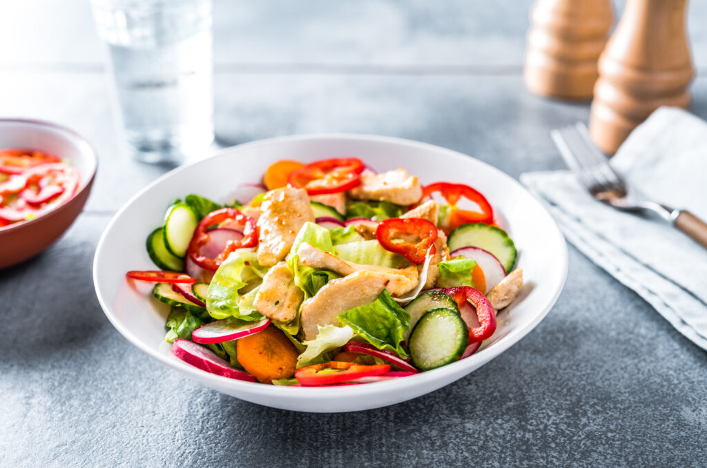 Värviline kanasalat